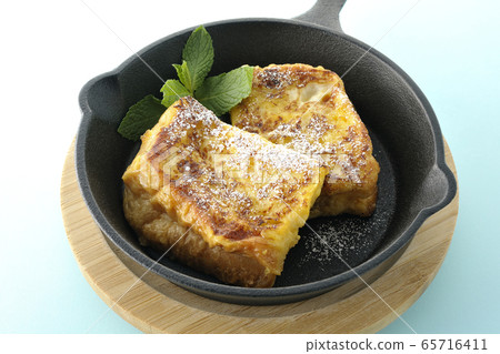 French toast French toast 65716411