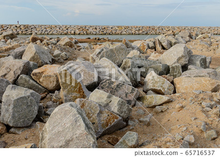 Large stones Was prepared in place of the sandy Large stones Was prepared in place of the sandy 65716537