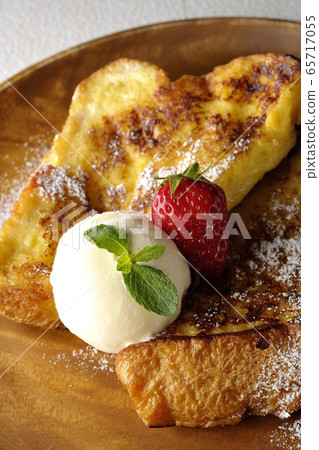 French toast French toast 65717055