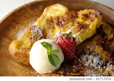 French toast French toast 65717056