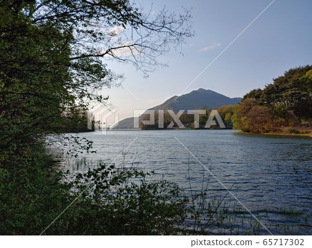 Landscape, Natural Landscape, River Landscape, Spring Landscape, Landscape Photography, Nature, Natural Environment, Nature Image, Mountain, Tree, Forest, River, Sky, Trail 65717302