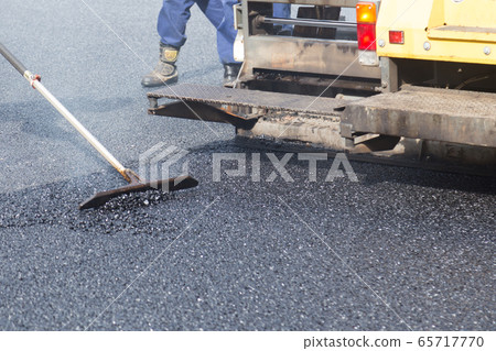 Paving work 65717770