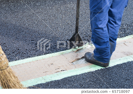 鋪路工程 65718097