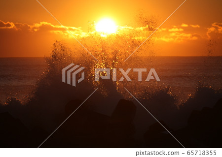 日出 65718355