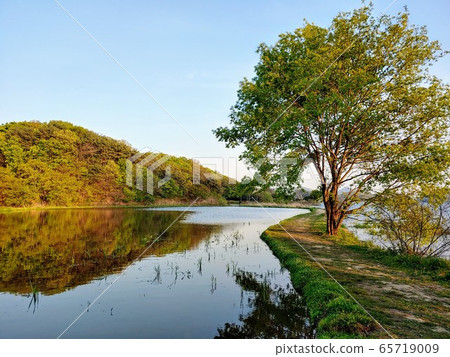 景觀,自然景觀,河流景觀,春天景觀,風景攝影,性質,自然環境,自然圖像,山,樹,森林,江,天空,徑 景觀,自然景觀,河流景觀,春天景觀,風景攝影,性質,自然環境,自然圖像,山,樹,森林,江,天空,徑 65719009