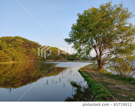 景觀,自然景觀,河流景觀,春天景觀,風景攝影,性質,自然環境,自然圖像,山,樹,森林,江,天空,徑 景觀,自然景觀,河流景觀,春天景觀,風景攝影,性質,自然環境,自然圖像,山,樹,森林,江,天空,徑 65719011
