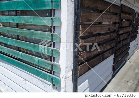 Snow fenced window Snow fenced window 65719336