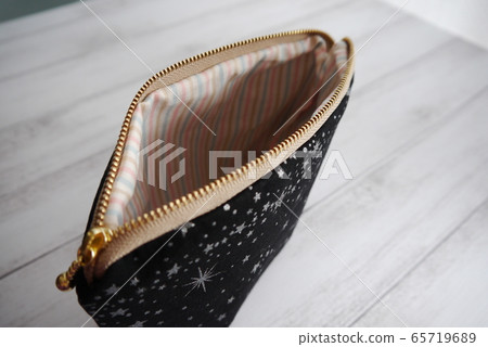 Pouch Pouch 65719689