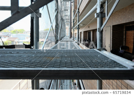 Scaffolding for condominium repair 65719834