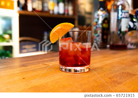 Cute cocktail bar glass 65721915