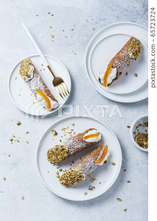 Traditional italian dessert cannoli siciliani 65723724