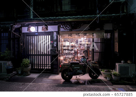 Yotsuken Road at night, Entonji Yotsuken Road at night, Entonji 65727885