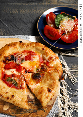 Stone kiln pizza 65728711