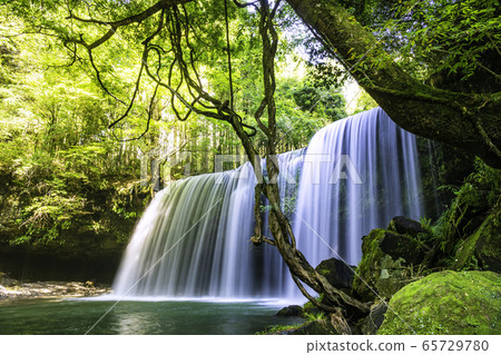 Kobagatsu Falls too beautiful in Oguni Town, Kumamoto Prefecture 65729780