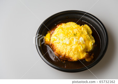 Omelette rice  65732162