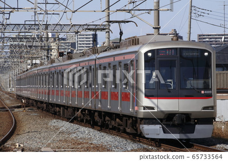 Directly connected to Tobu Tojo Line Tokyu Toyoko Line Series 4000 (F liner) 65733564