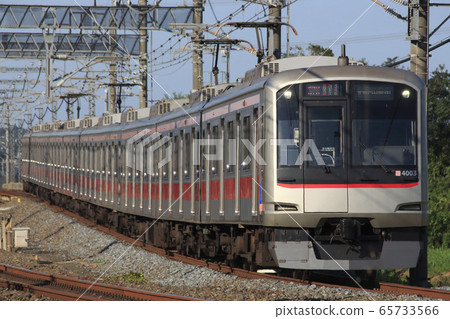 Directly connected to Tobu Tojo Line Tokyu Toyoko Line Series 4000 (F liner) 65733566