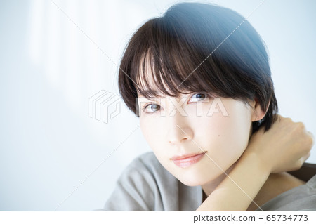 30多歲的美女形象女性 30多歲的美女形象女性 65734773
