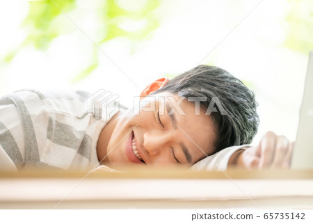 男性商務學生 65735142