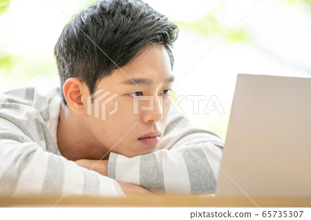 Male business student Male business student 65735307