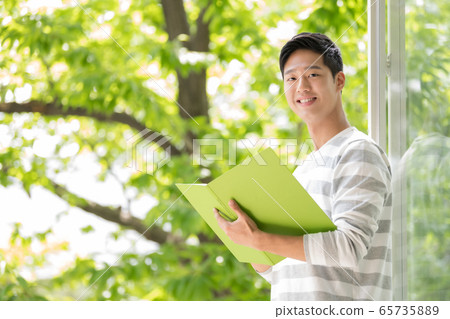 男性商務學生 65735889