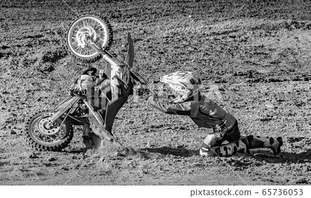 The rider loses control of the motorcycle at 65736053