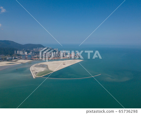 Aerial view reclamation island 65736298