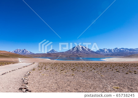 Lagunas Altiplanicas, Miscanti y Miniques, amazing view at Atacama Desert. Chile, South America. 65738245