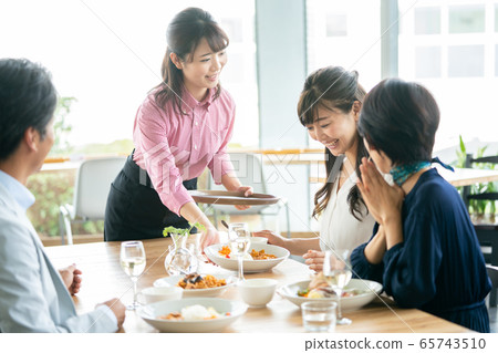 女服務員客戶服務人員字節業務員 65743510