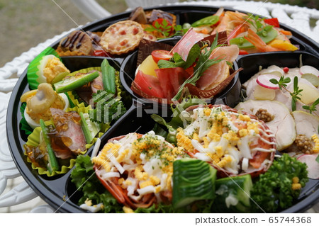 French cuisine hors d'oeuvre takeout takeaway stay home 65744368