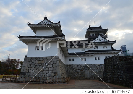 從西面看富山城鐵門（富山城遺址公園/富山縣富山市丸之內） 65744687