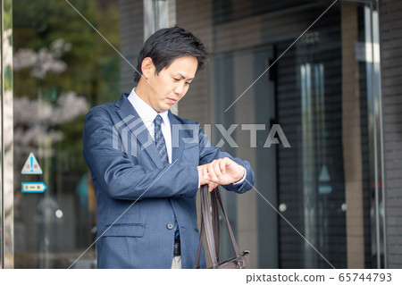  Casual business employee 65744793