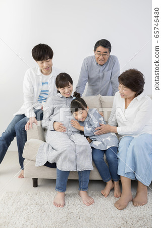 3rd generation image A child who hears the sound of a pregnant mother's stomach 3rd generation image A child who hears the sound of a pregnant mother's stomach 65746480