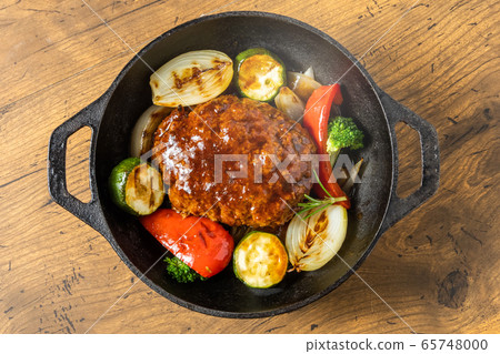  Hamburger steak to cook at home 65748000