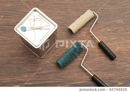 Paint (Ito-kan) and painting roller 65748920