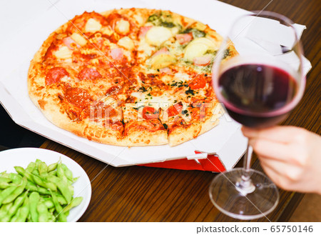 Delivery home delivery pizza takeout Italian wine red wine glass gourmet corona go out refrain 65750146