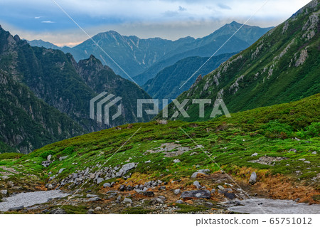 Goryudake and Kashima Yarigatake seen from Kensawa 65751012