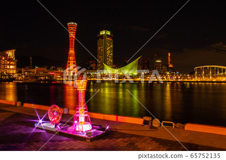 Night view of Kobe port Night view of Kobe port 65752135