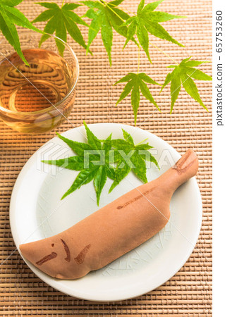 Japanese sweets Waka sweetfish 65753260