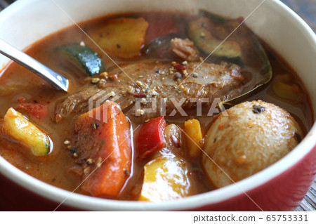 Soup curry with lots of vegetables Soup curry with lots of vegetables 65753331