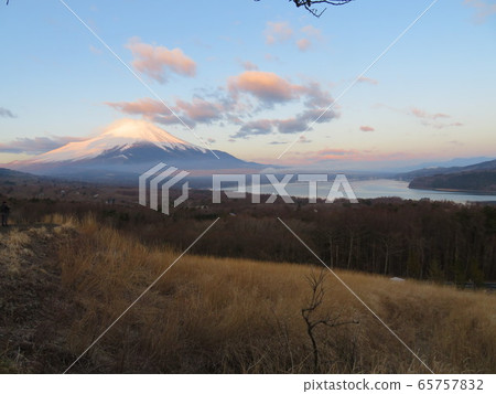 山中湖全景看台的富士 山中湖全景看台的富士 65757832
