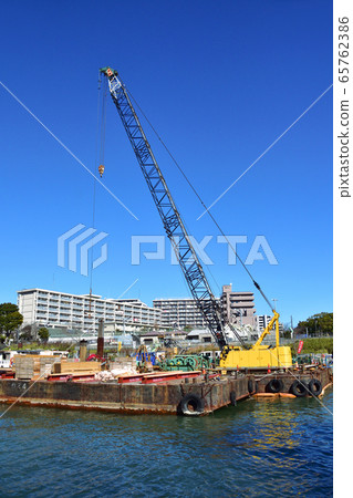 起重機船 起重機船 65762386