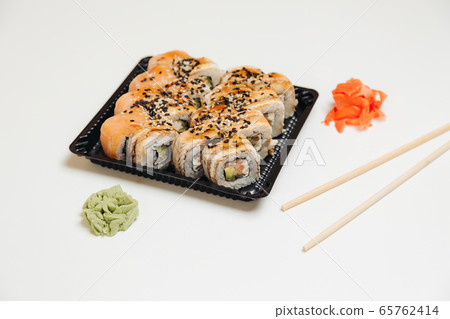 Set of roll Chinese sticks and wasabi Set of roll Chinese sticks and wasabi 65762414