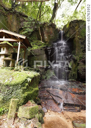 Aoba Waterfall 65763952