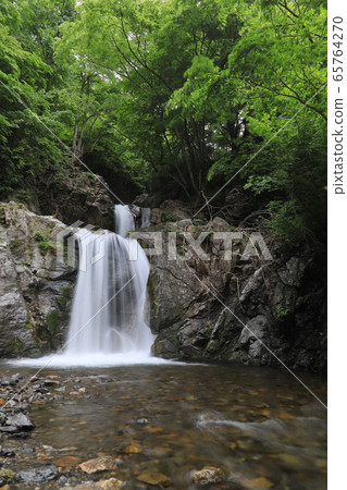 Ryujin Waterfall 65764270