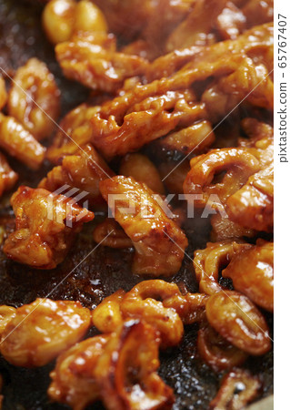 Stir-fried hormones Yakiniku Stir-fried hormones Yakiniku 65767407