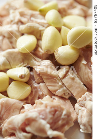 Stir-fried hormones Yakiniku 65767409