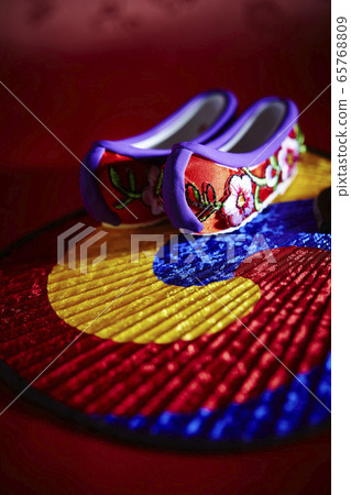 Korean national costume Kossin and Santai three-color fan 65768809