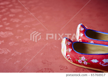 Korean national costume Kossin 65768917