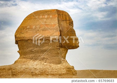 Ancient sphinx and pyramids, symbol of Egypt Ancient sphinx and pyramids, symbol of Egypt 65769683